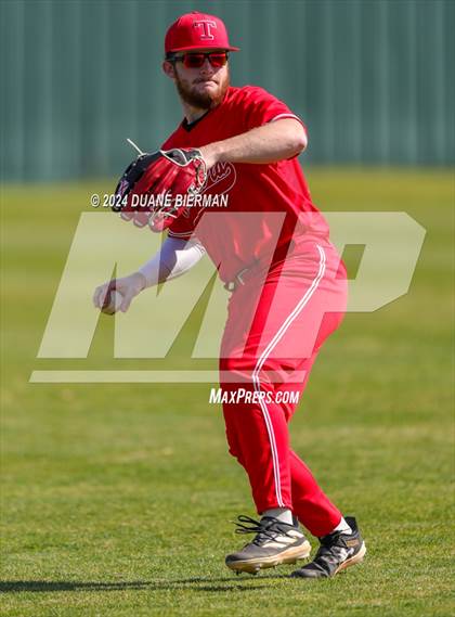 Thumbnail 3 in Lewisburg vs. Thompson photogallery.
