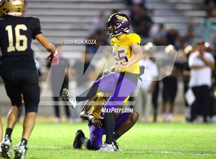 Thumbnail 3 in Lynwood vs. Magnolia photogallery.