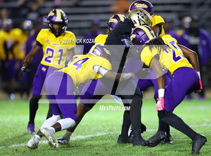 Thumbnail 3 in Lynwood vs. Magnolia photogallery.