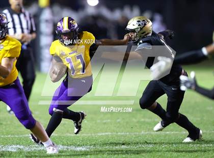 Thumbnail 3 in Lynwood vs. Magnolia photogallery.