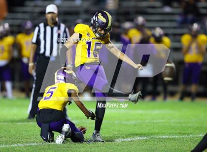 Thumbnail 2 in Lynwood vs. Magnolia photogallery.