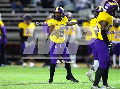 Thumbnail 3 in Lynwood vs. Magnolia photogallery.