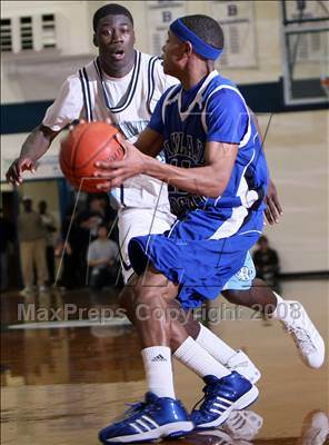 Thumbnail 3 in Oakland @ Bellarmine Prep (CIF NorCal Regional D1 Playoffs) photogallery.