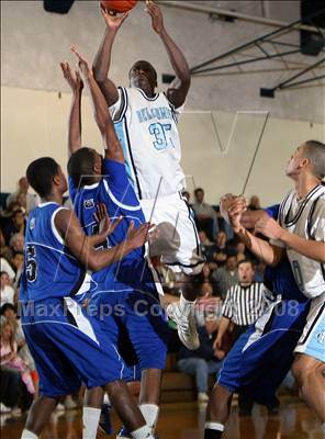 Thumbnail 1 in Oakland @ Bellarmine Prep (CIF NorCal Regional D1 Playoffs) photogallery.