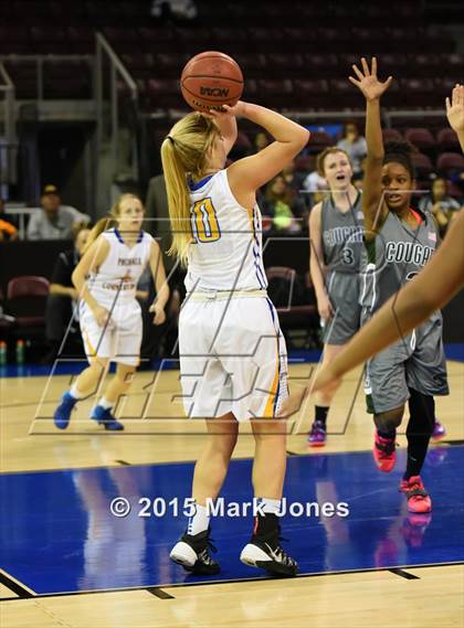 Thumbnail 2 in Phoenix Country Day vs. Phoenix Christian (AIA D4 Semifinal) photogallery.