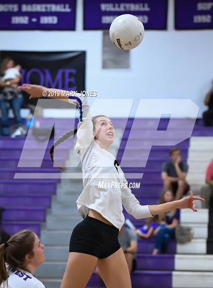 Thumbnail 2 in Kingman @ Northwest Christian photogallery.