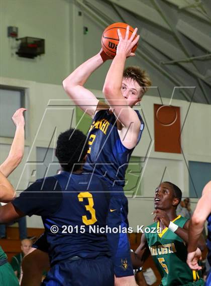 Thumbnail 2 in Mira Costa vs. Santa Monica (El Segundo Tournament) photogallery.