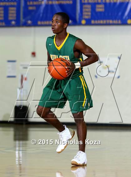 Thumbnail 3 in Mira Costa vs. Santa Monica (El Segundo Tournament) photogallery.