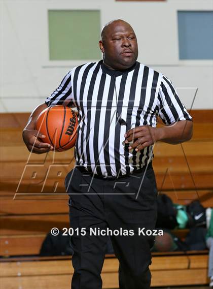 Thumbnail 2 in Mira Costa vs. Santa Monica (El Segundo Tournament) photogallery.