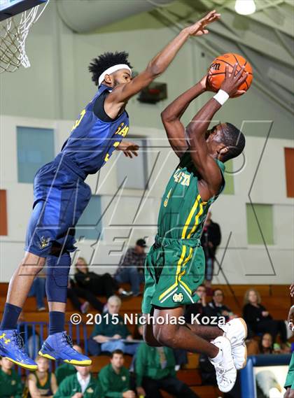 Thumbnail 2 in Mira Costa vs. Santa Monica (El Segundo Tournament) photogallery.