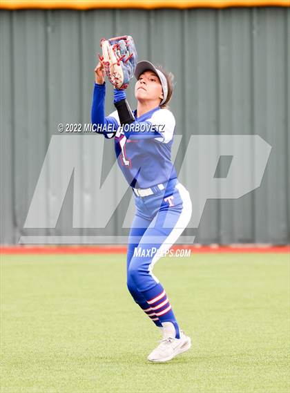 Thumbnail 1 in Wylie vs Temple photogallery.