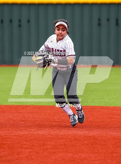 Thumbnail 1 in Wylie vs Temple photogallery.