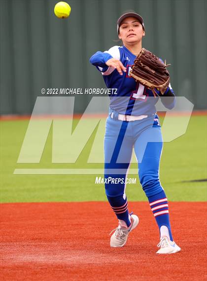 Thumbnail 2 in Wylie vs Temple photogallery.