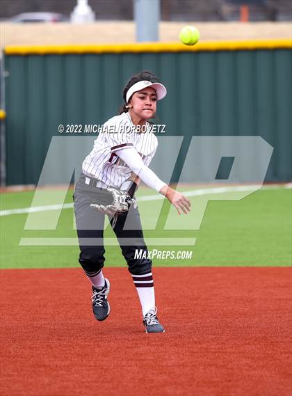 Thumbnail 2 in Wylie vs Temple photogallery.