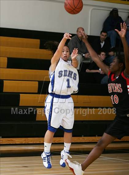 Thumbnail 2 in Canyon Crest Academy vs. San Diego (So Cal Holiday Classic) photogallery.
