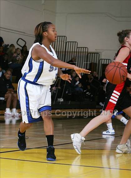 Thumbnail 3 in Canyon Crest Academy vs. San Diego (So Cal Holiday Classic) photogallery.