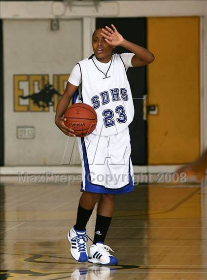 Thumbnail 3 in Canyon Crest Academy vs. San Diego (So Cal Holiday Classic) photogallery.