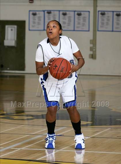 Thumbnail 3 in Canyon Crest Academy vs. San Diego (So Cal Holiday Classic) photogallery.