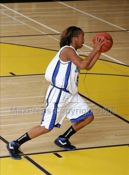Thumbnail 2 in Canyon Crest Academy vs. San Diego (So Cal Holiday Classic) photogallery.