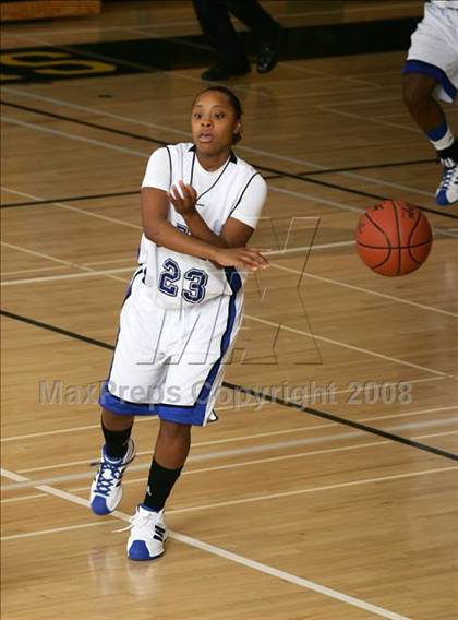 Thumbnail 3 in Canyon Crest Academy vs. San Diego (So Cal Holiday Classic) photogallery.