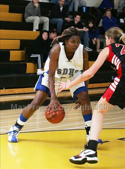 Thumbnail 2 in Canyon Crest Academy vs. San Diego (So Cal Holiday Classic) photogallery.