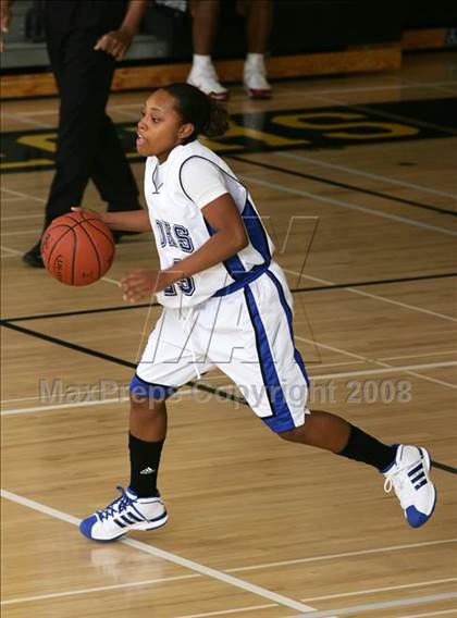 Thumbnail 2 in Canyon Crest Academy vs. San Diego (So Cal Holiday Classic) photogallery.