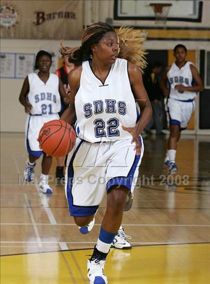 Thumbnail 3 in Canyon Crest Academy vs. San Diego (So Cal Holiday Classic) photogallery.
