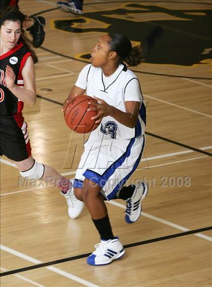 Thumbnail 2 in Canyon Crest Academy vs. San Diego (So Cal Holiday Classic) photogallery.