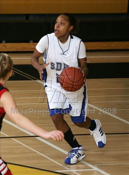 Thumbnail 3 in Canyon Crest Academy vs. San Diego (So Cal Holiday Classic) photogallery.