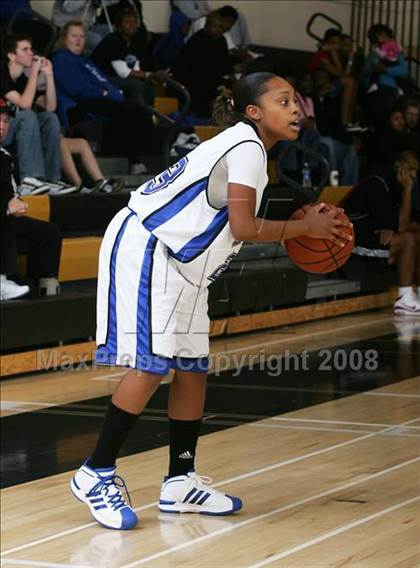 Thumbnail 2 in Canyon Crest Academy vs. San Diego (So Cal Holiday Classic) photogallery.
