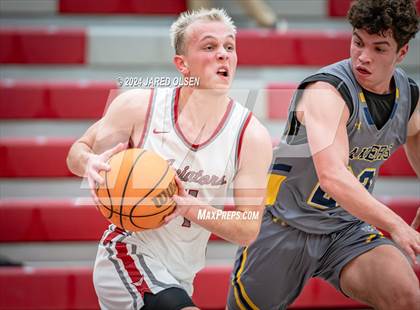 Thumbnail 3 in Bonneville vs Cedar Valley (UHSAA 5A Round 1) photogallery.
