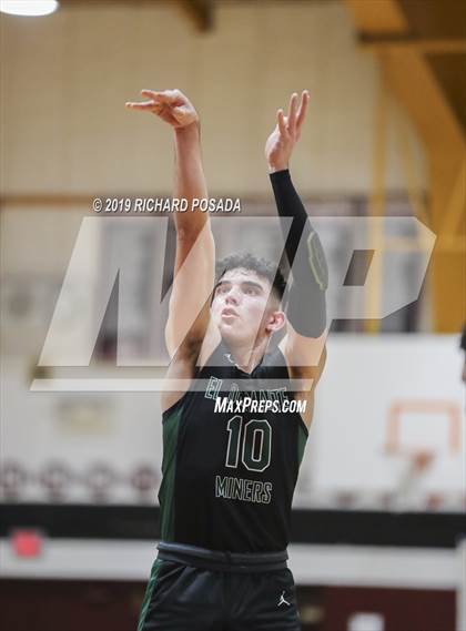 Thumbnail 1 in El Diamante vs. Dinuba (Polly Wilhelmsen Invitational) photogallery.