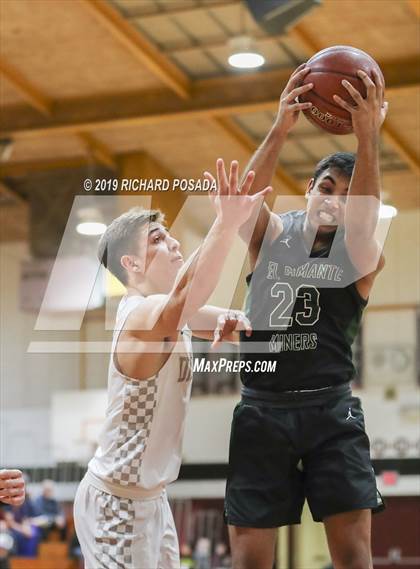 Thumbnail 3 in El Diamante vs. Dinuba (Polly Wilhelmsen Invitational) photogallery.