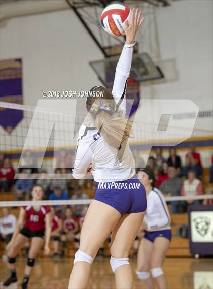 Thumbnail 1 in Clayton vs. Elmwood (WIAA D4 Regional Semifinal) photogallery.
