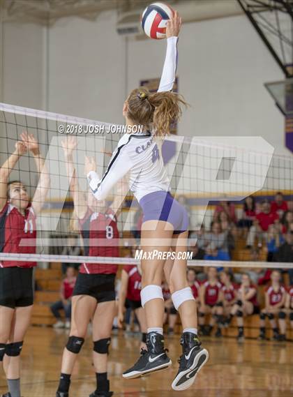 Thumbnail 1 in Clayton vs. Elmwood (WIAA D4 Regional Semifinal) photogallery.