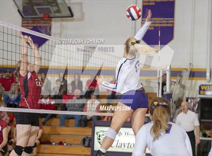 Thumbnail 2 in Clayton vs. Elmwood (WIAA D4 Regional Semifinal) photogallery.