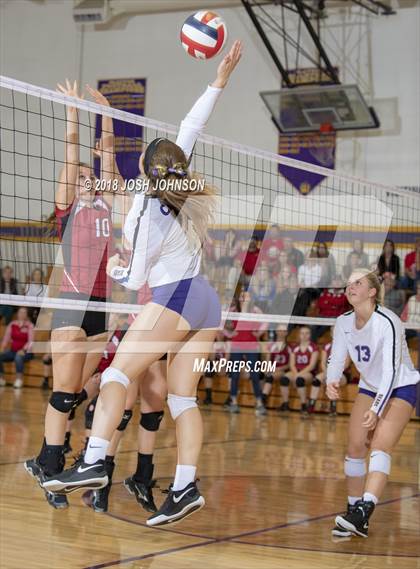 Thumbnail 3 in Clayton vs. Elmwood (WIAA D4 Regional Semifinal) photogallery.