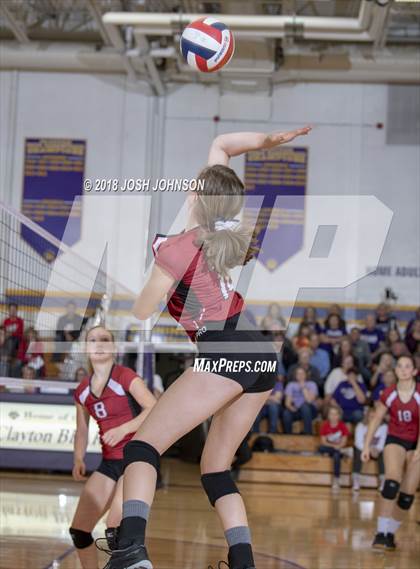 Thumbnail 3 in Clayton vs. Elmwood (WIAA D4 Regional Semifinal) photogallery.
