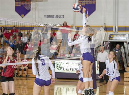 Thumbnail 3 in Clayton vs. Elmwood (WIAA D4 Regional Semifinal) photogallery.