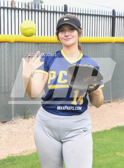 Thumbnail 1 in Phoenix Country Day (Seniors) photogallery.