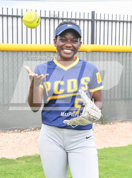 Thumbnail 1 in Phoenix Country Day (Seniors) photogallery.
