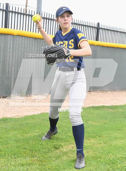 Thumbnail 1 in Phoenix Country Day (Seniors) photogallery.