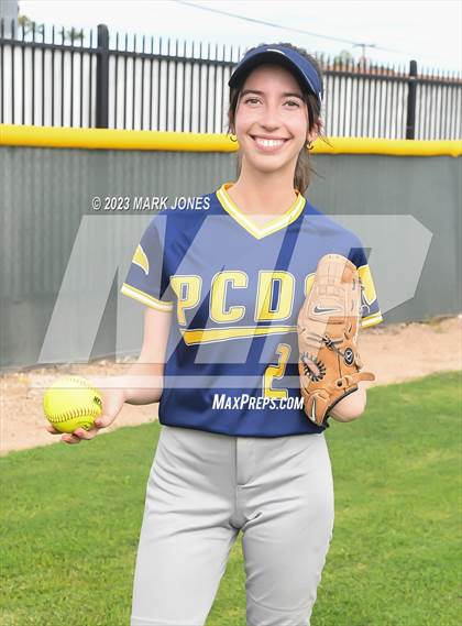 Thumbnail 1 in Phoenix Country Day (Seniors) photogallery.