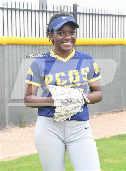 Thumbnail 1 in Phoenix Country Day (Seniors) photogallery.