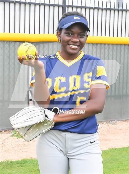 Thumbnail 3 in Phoenix Country Day (Seniors) photogallery.