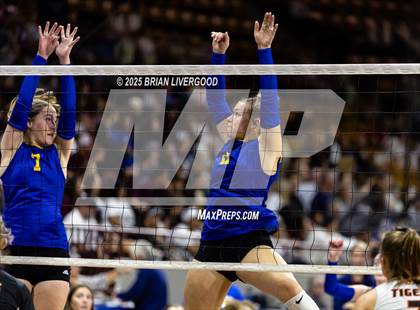 Thumbnail 2 in Simla vs. Wiggins (CHSAA 2A Semifinal) photogallery.