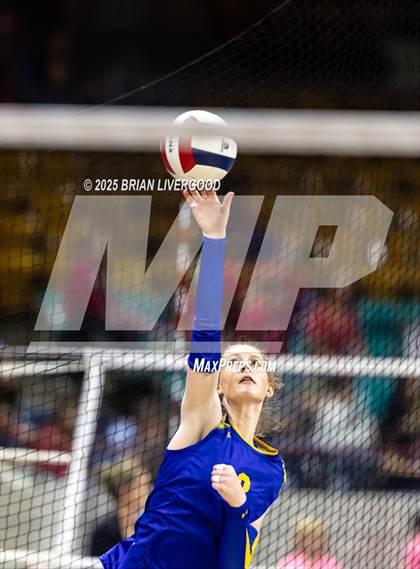 Thumbnail 2 in Simla vs. Wiggins (CHSAA 2A Semifinal) photogallery.