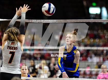 Thumbnail 1 in Simla vs. Wiggins (CHSAA 2A Semifinal) photogallery.