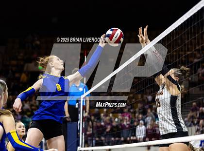 Thumbnail 1 in Simla vs. Wiggins (CHSAA 2A Semifinal) photogallery.