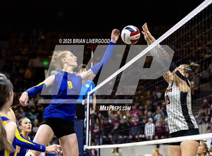 Thumbnail 2 in Simla vs. Wiggins (CHSAA 2A Semifinal) photogallery.